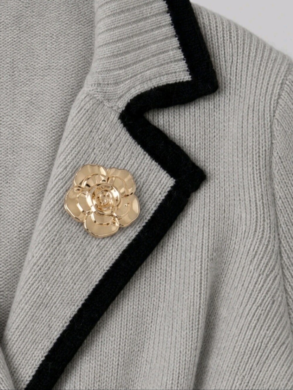 Women's Casual Colorblock Trim Cardigan - Picture 4 of 5